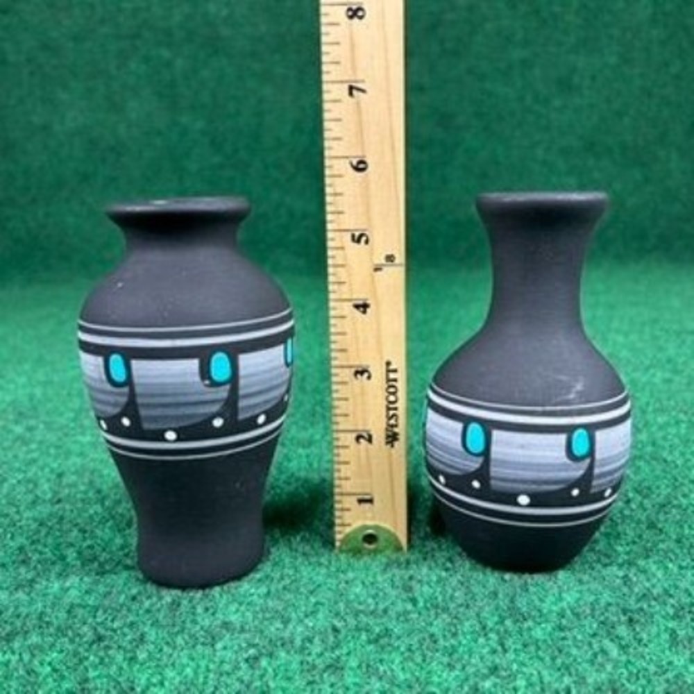 SANDSTONE CREATIONS Handcrafted Miniature Southwest Style Black Vases Set‎ Of 2 - Picture 9 of 11